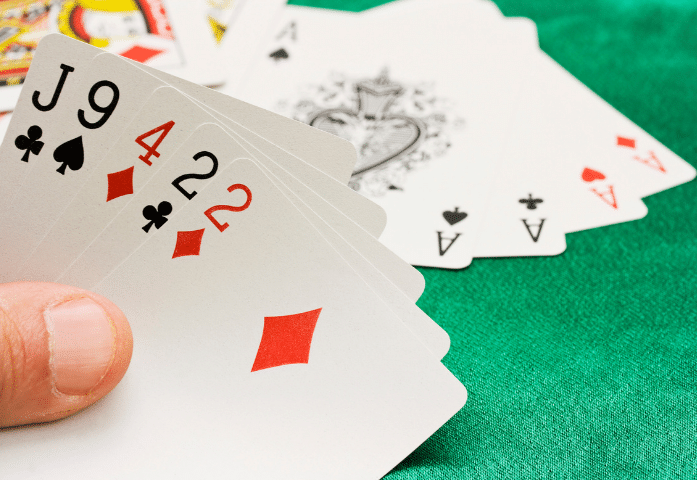 6 Tips for Bluffing in Online Poker